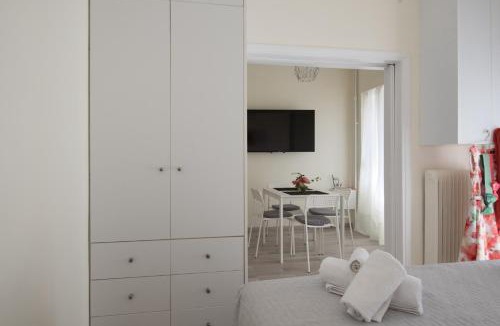Thissio Apartment | ANDIE Renovated Flat for 2 in Keramikos