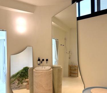 Saen Suk Villa | PORTRAIT Bangsaen - Boutique Beachfront Pool Villa