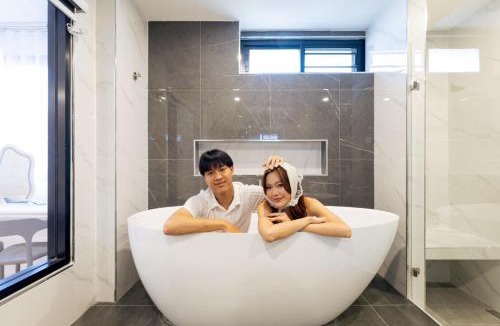 San Sai Villa | Zenzio Glass Pool Villa - Chiangmai