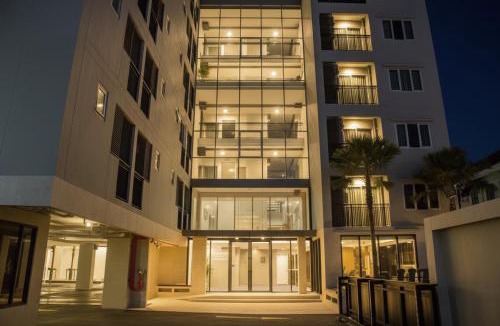Suan Luang Hotel | UTD8 Hotel and Residence