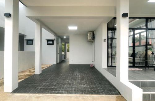 Ubon Ratchathani Villa | Ubon Hide Away - Brand New Private Villa - Walk to Lake - Pet Friendly