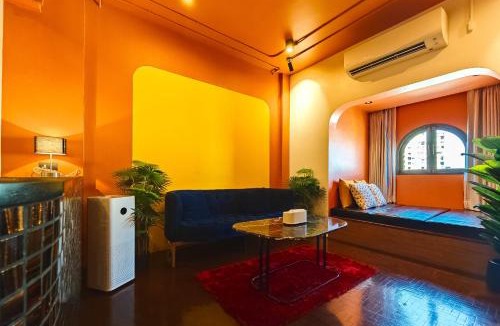 Thapae Hotel | DAY & NIGHT by THE MOMENT