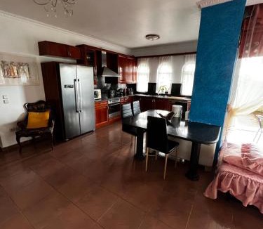 Spata-Artemida Apartment | Silver Apartment with Swimming Pool