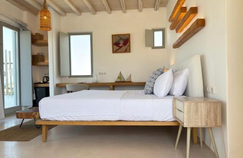 Kalafatis Hotel | Myconian Crown Suites by Mr and Mrs White