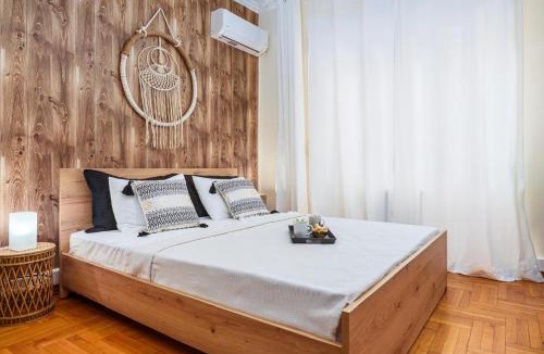 Exarhia Apartment | 4BED Apartment in the heart of Athens