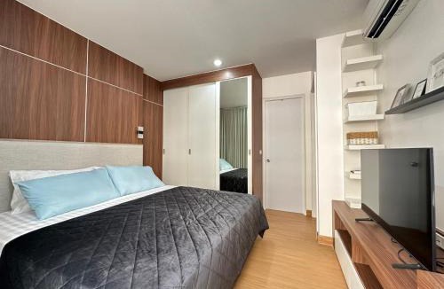 Khlong Toei Nuea Apartment | 6th Avenue Sukhumvit 305 BTS Asoke & Nana MRT Sukhumvit