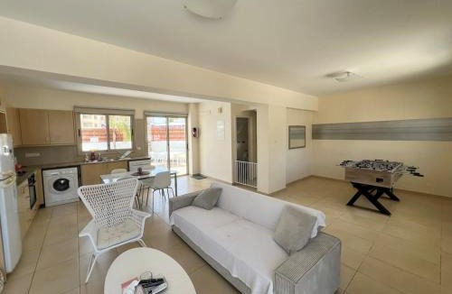 Pernera Villa | Amour Et Citrons