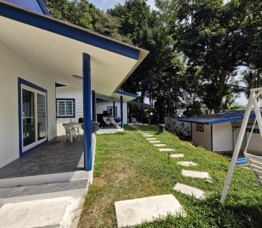 Khong Koi Beach House | Secret Garden Family House