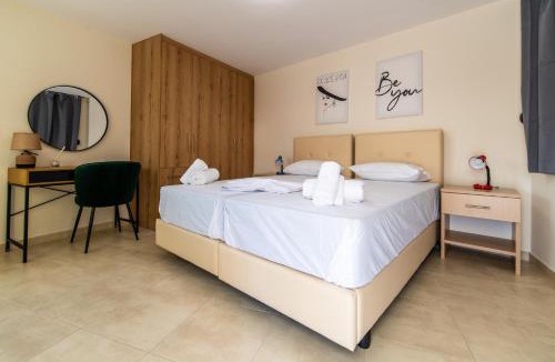 Plaka Apartment | Elegant Flats in Historic Centre