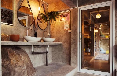 Koh Tao Hostel | Wonderland Jungle Hostel