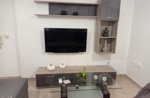 Lefkandi Apartment | Angela's Seaview Apartment