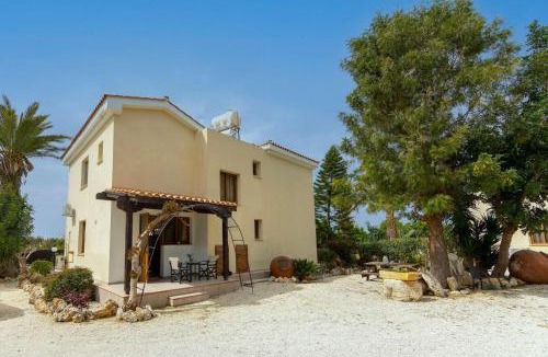 Polis Villa | Irene