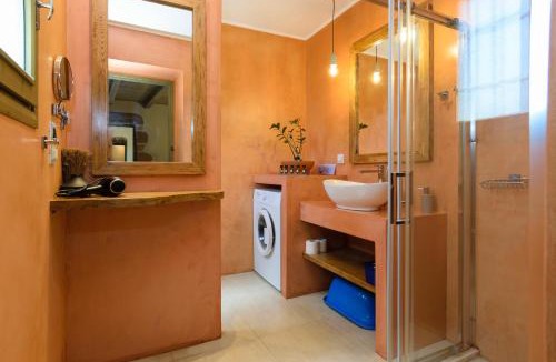 Plakalona House | Effrosini Traditional Home