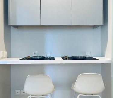 Alimos Apartment | Riviera Yacht Style Condo & Pool Access #Unoblu