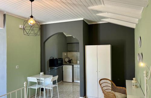 Ag. Georgios Apartment | Issos Studios