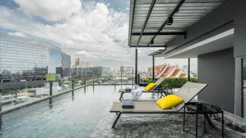 Khlong Toei Hotel | Seekers Finders Rama IV Hotel SureStay Collection by BW