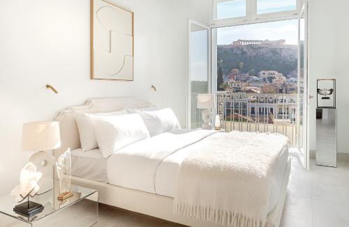 Plaka Hotel | THE DOLLI at Acropolis, A Hotel to Live