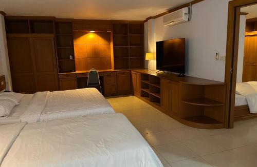 Chai Badan Hotel | Naraigrand Hotel (โรงแรมนารายณ์แกรนด์)