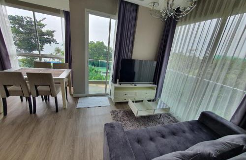 Saen Suk Apartment | The Exclusive @WON Beach Suite & Toproof Pool