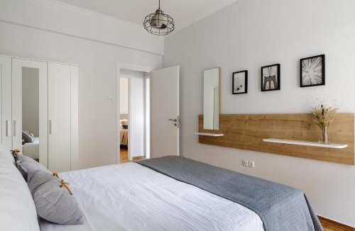 Koukaki Apartment | Urban 2BD Apartment in Koukaki by UPSTREET
