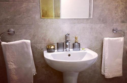 Plaka Apartment | Athens Luxury House