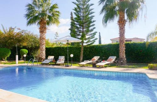 Pegeia Villa | Villa Casa Mia by Ezoria Villas