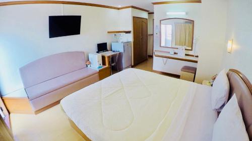 Nakhon Sawan Hotel | P.A. Place Hotel