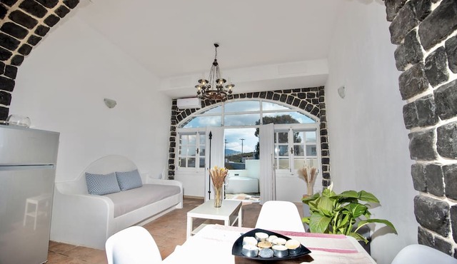 Dawn Suites Santorini in Santorini