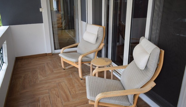 MTC-Jasmine's House - Two Bedroom Apartment, Sleeps 6