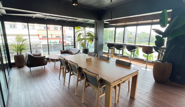 The Bedrooms Maeklong Service Apartment