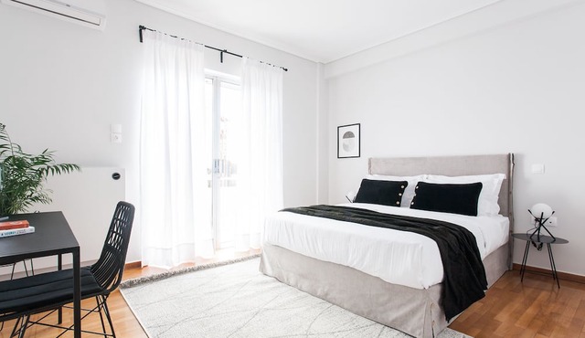 Spacious Apartment near HELEXPO