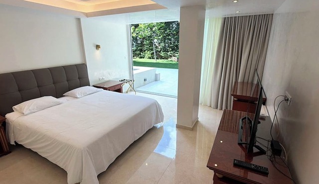 Theoxenia House Hotel