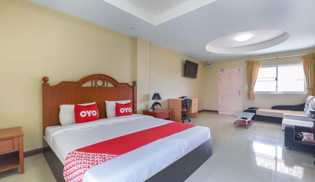 OYO 762 Chompoo