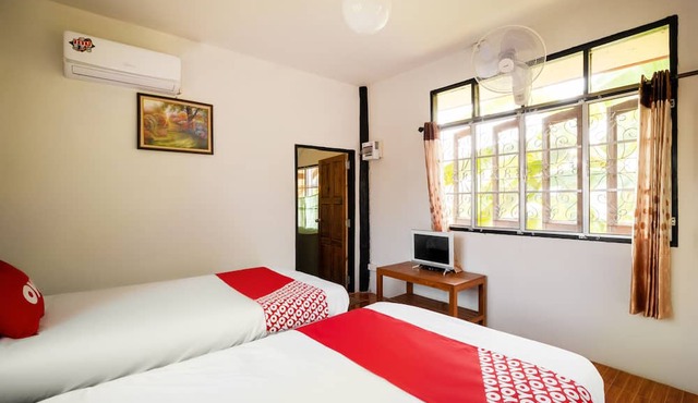 OYO 766 Zompo Baan Din Resort