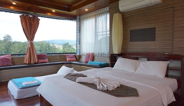 Phuruaboutique Hotel & Saunas