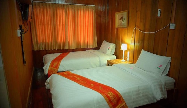The History Cafe' & Guesthouse