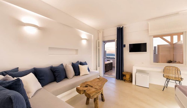 Anna Platanou Suites