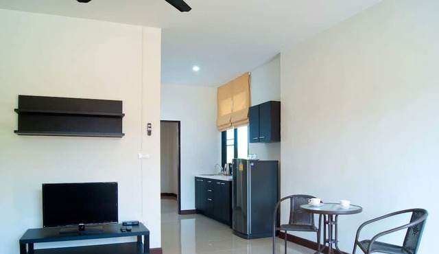 Suporn Lakeview Service APT & Homestay