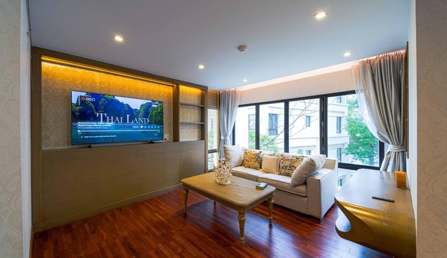 4 Bed Beachfront Condo SP43