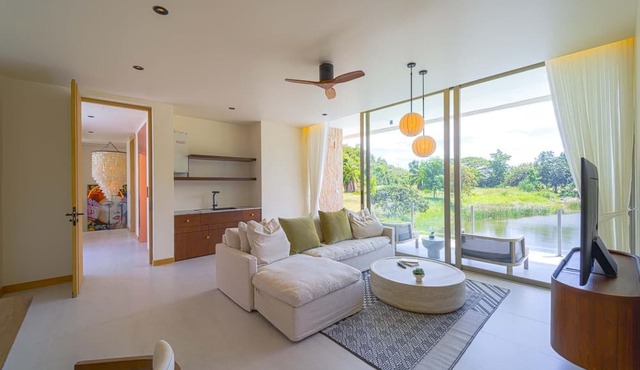 Ultra-Modern 6-Bedroom in GolfCourse PH6 in Cha-am