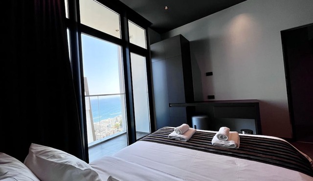 128 LIM - 2005 Stay Only Tower Suite in Limassol