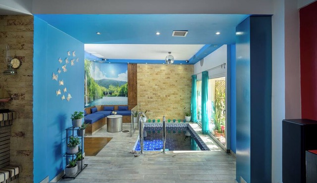Krousonas Mountain View Suite