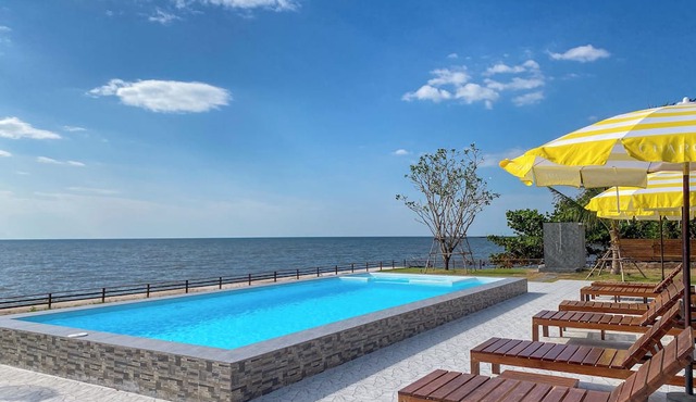 Charome Resort