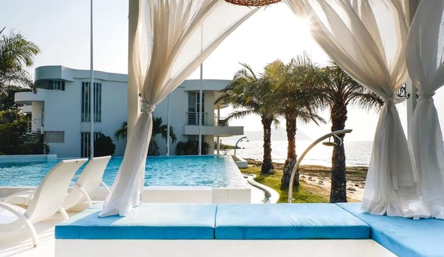 Ocean Beachfront Smart Unit in Sattahip