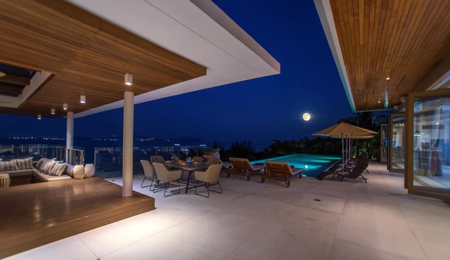 Luxury Villa Skyfall Phuket Ocean View