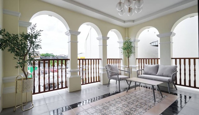 Hawa House Phuket Oldtown in Phuket