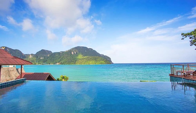 The Cobble Beach in Ko Phi Phi