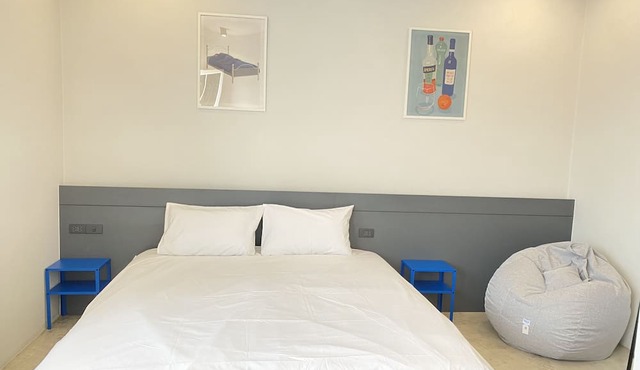 PIER 808 Hostel