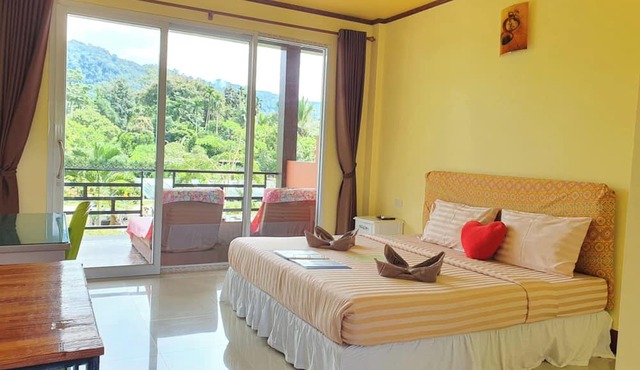 Khao Sok Country Resort