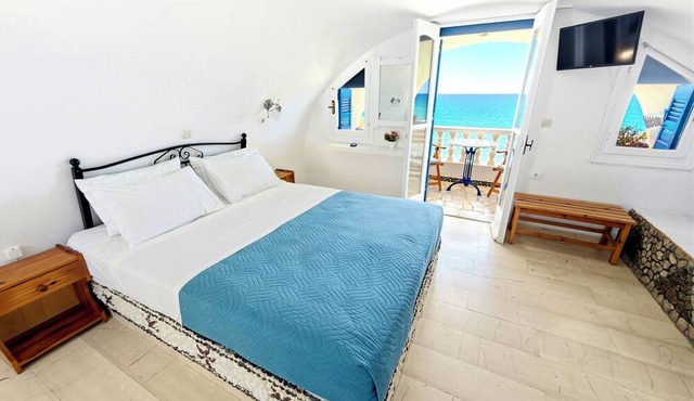 Stavros Beachfront Domes by Booking Kottas